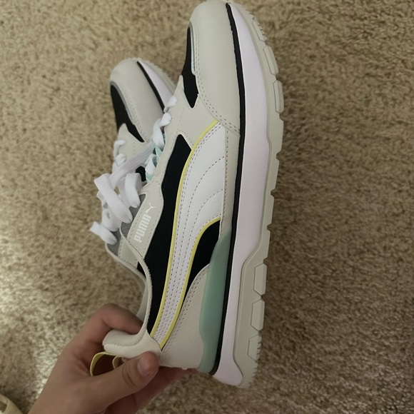 Puma sneakers - Picture 1 of 3